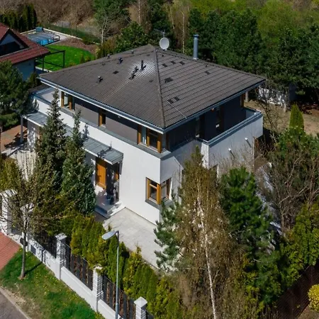Вилла Serenity With Garden Jacuzzi