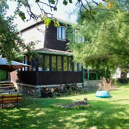 Old Summer House With Renovated Bathroom Praga