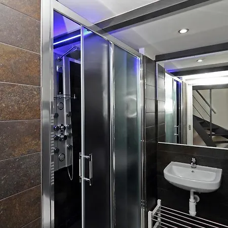 House - The Modern Flat