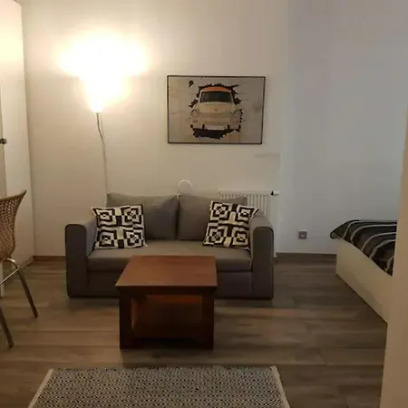 Maximilian Central Apartment