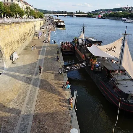 Maximilian Central * Prague