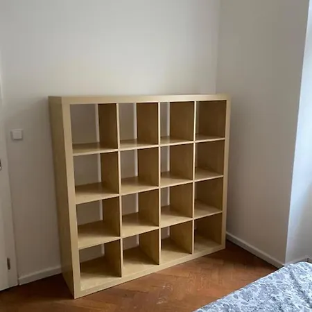 Large 3 Bedroom Family With Balcony *