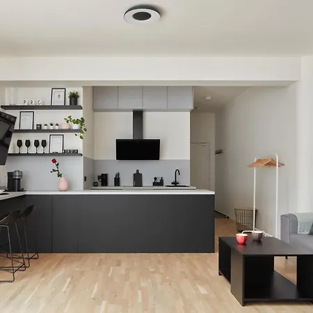 Days - Premium W Stunning Terraces - Easy Access Prague