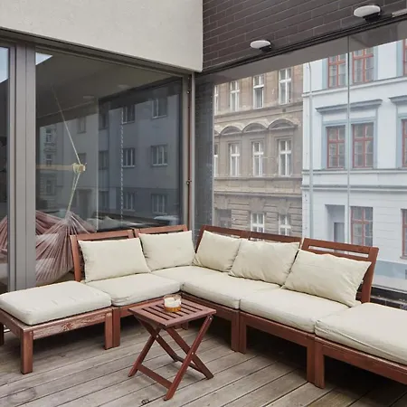 Days - Premium W Stunning Terraces - Easy Access Apartment