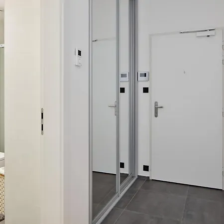 Days - Premium W Stunning Terraces - Easy Access * Prague