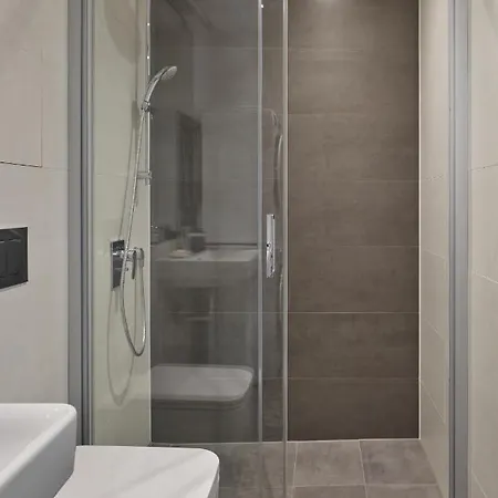 Days - Premium W Stunning Terraces - Easy Access Apartment