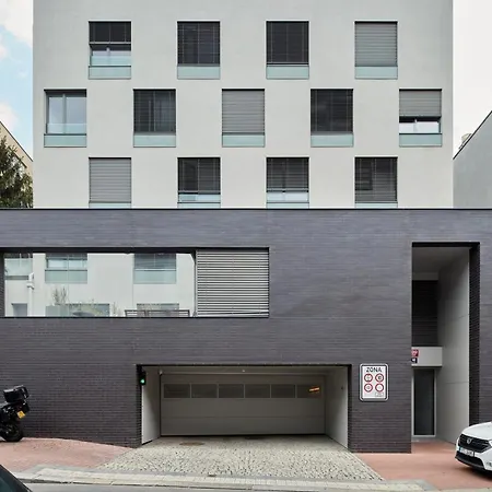 Days - Premium W Stunning Terraces - Easy Access * Prague