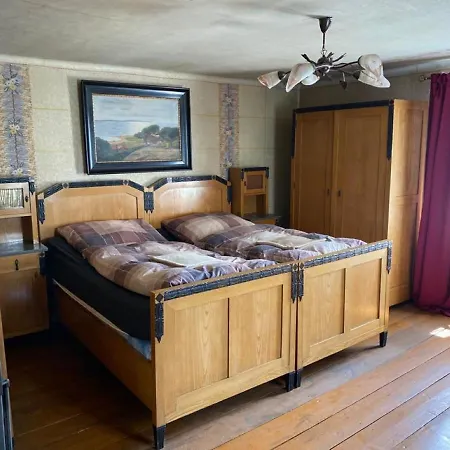 Old Summer House With Renovated Bathroom Apartamento *