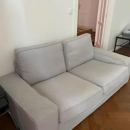 Large 3 Bedroom Family With Balcony