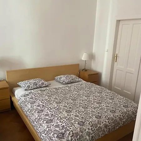 Daire Large 3 Bedroom Family With Balcony *