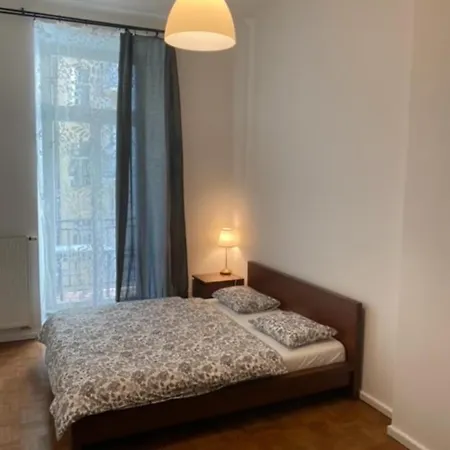 Large 3 Bedroom Family With Balcony * Prag