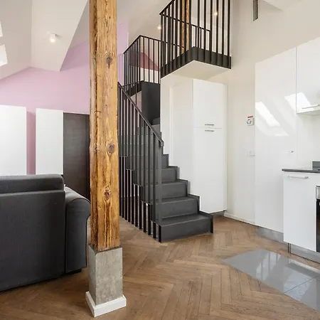 Modern Close To River * Praha