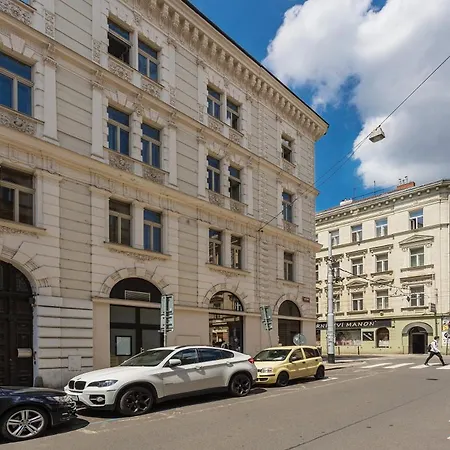 Modern Close To River Praha