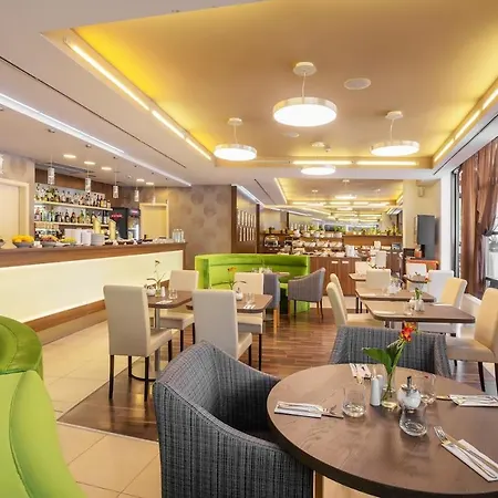 Iris Eden 4*