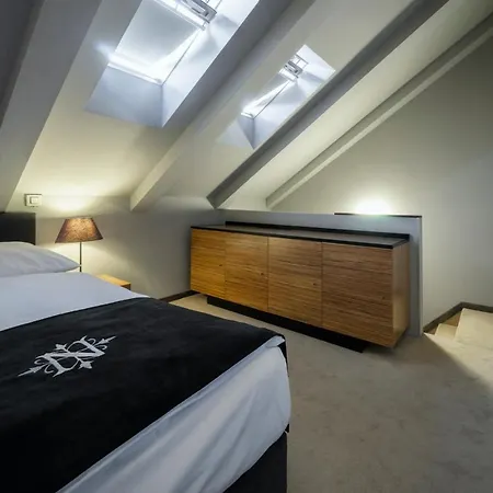 Hotel Noir 4*