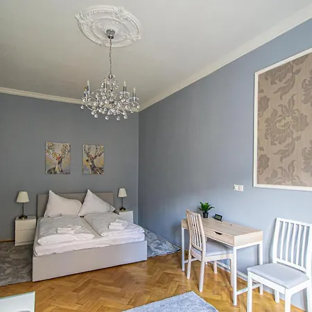 Apartment Luxury 150m2 On Wencelas Square With Private Garage *