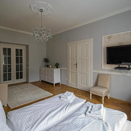 Luxury 150m2 On Wencelas Square With Private Garage Apartment