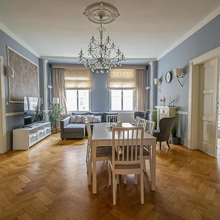 Luxury 150m2 On Wencelas Square With Private Garage *