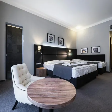 Noir Hotel 4*
