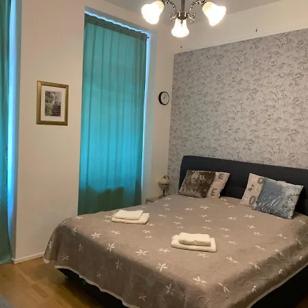 Charles Square Apartment Prague