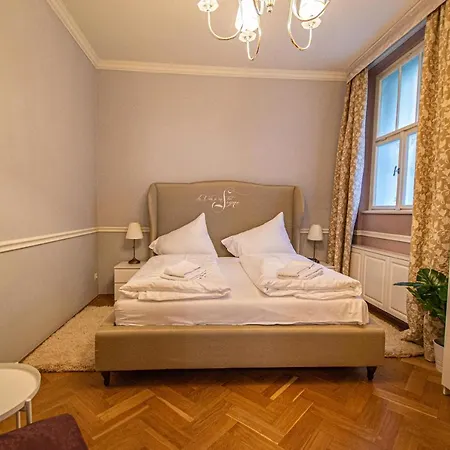Luxury 150m2 On Wencelas Square With Private Garage Apartment Prague