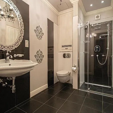 Luxury 150m2 On Wencelas Square With Private Garage Prague