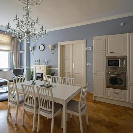 Luxury 150m2 On Wencelas Square With Private Garage *