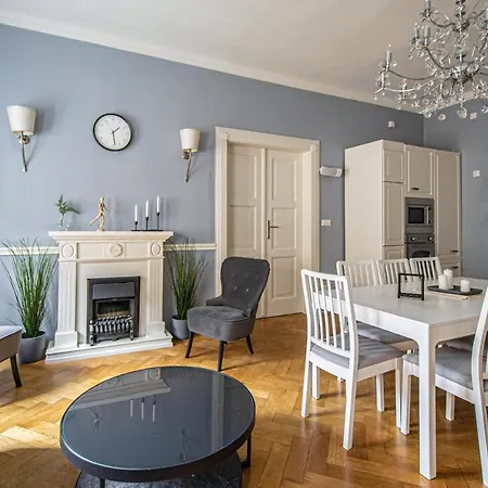Luxury 150m2 On Wencelas Square With Private Garage * Prague