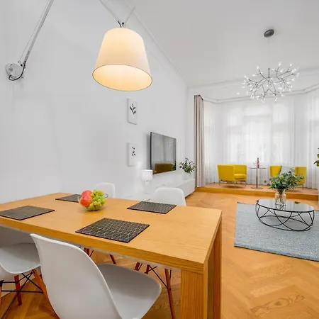 Days - Old Town - Spacious * Praag