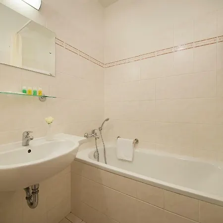 Hotel Rezidence Emmy 4*