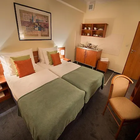 Rezidence Emmy Hotel 4*