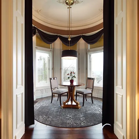 Le Palais Art Hotel