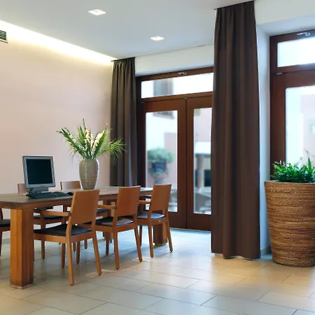Carol Hotel