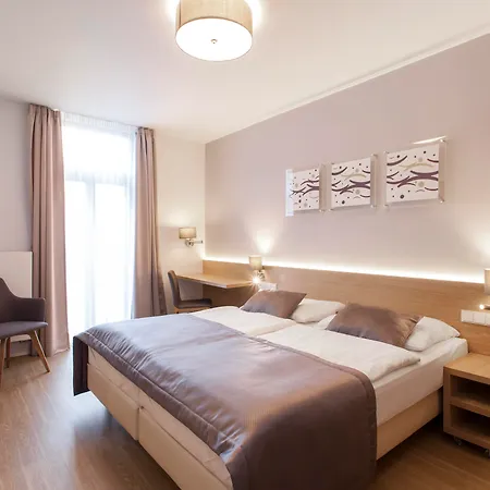 Hotel Carol