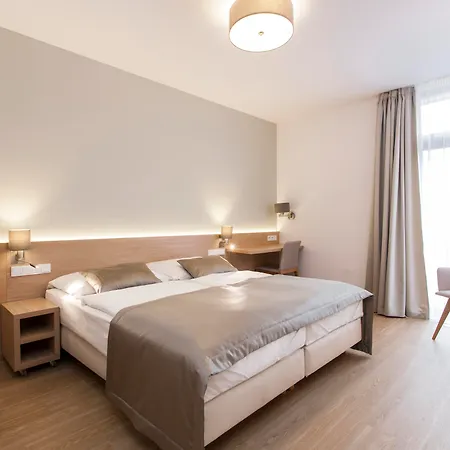 Hotel Carol
