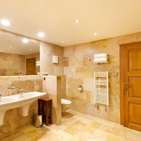 U By Bhg Hotel Prag
