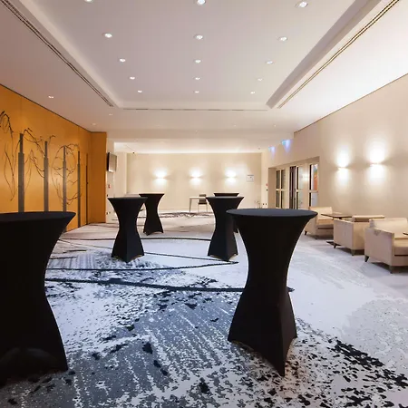 إن إتش سيتي 4* براغ