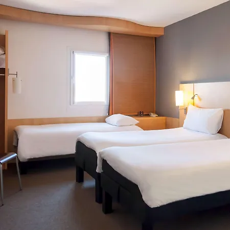 Ibis Old Town 3*