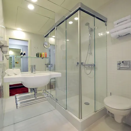 Metropol Design Old Town Hotell