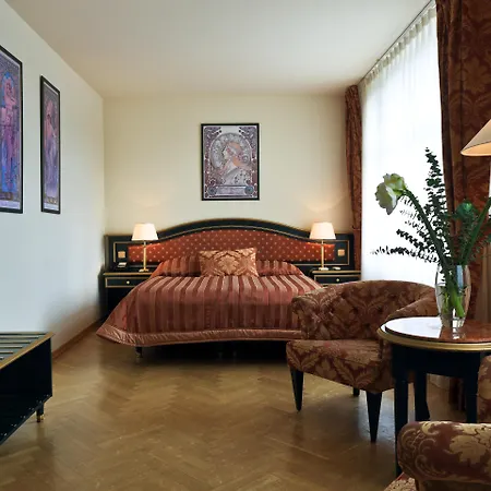 Elysee Hotell