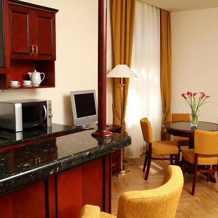Elysee Hotell
