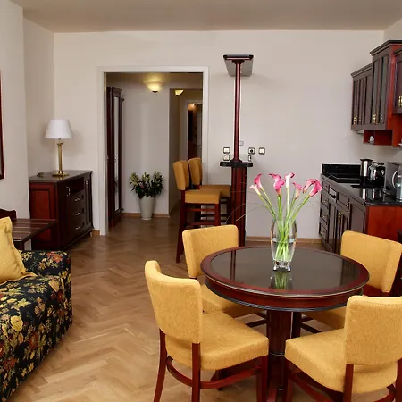 Elysee Hotell
