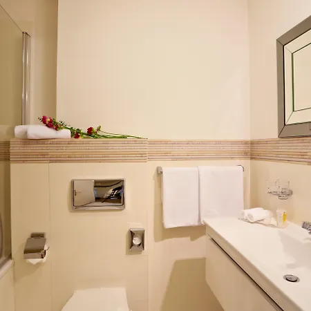 Elysee Hotell 4*