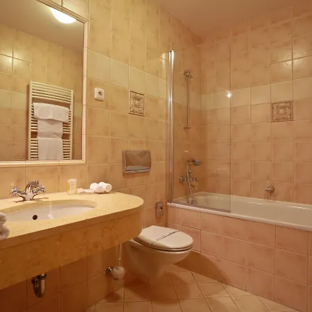 Hotell Elysee 4*