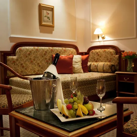 Ambassador Zlata Husa Hotel