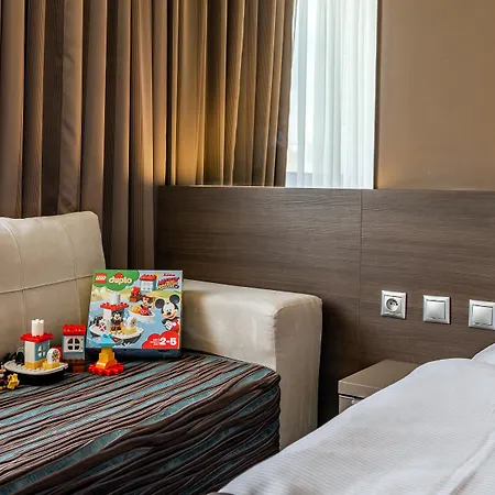 Expo Hotel