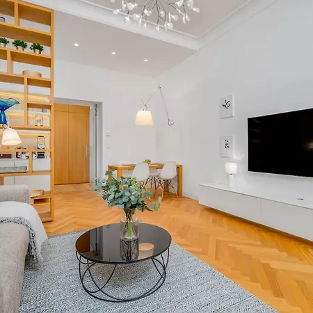 Days - Old Town - Spacious Appartement *