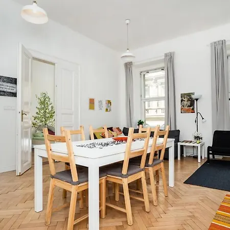 Bright, Spacious In The Historic Centre Prague