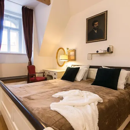 Billionaires Club Loft Sauna Center Apartment Prag