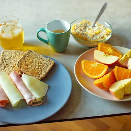 Double King Size Sunny In Castle Area Apartment *